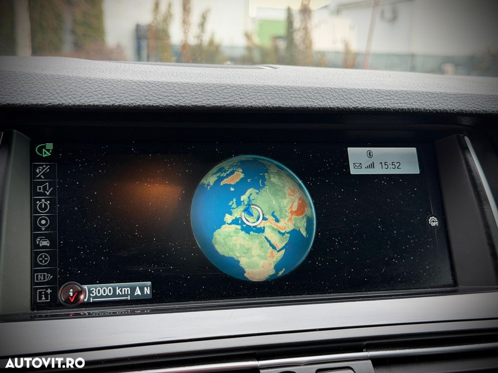 BMW Seria 5 520d Aut. - 29