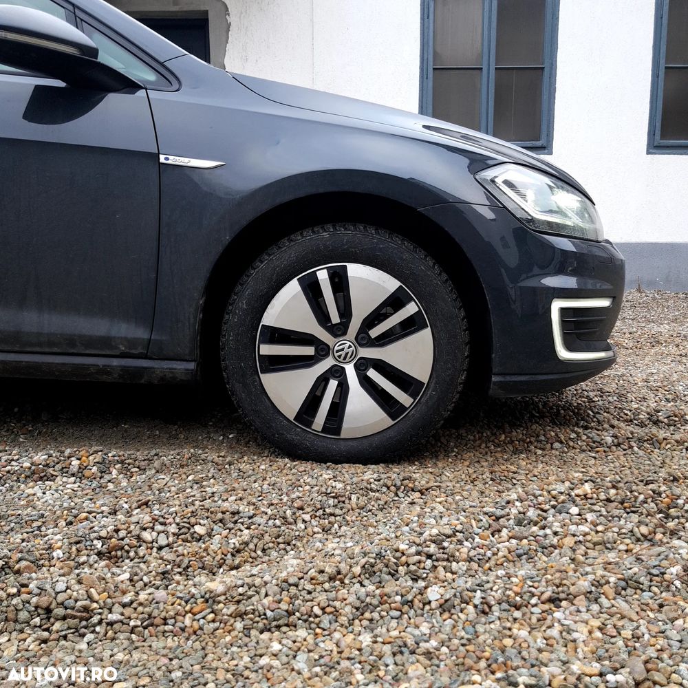 Volkswagen Golf e-Golf - 12