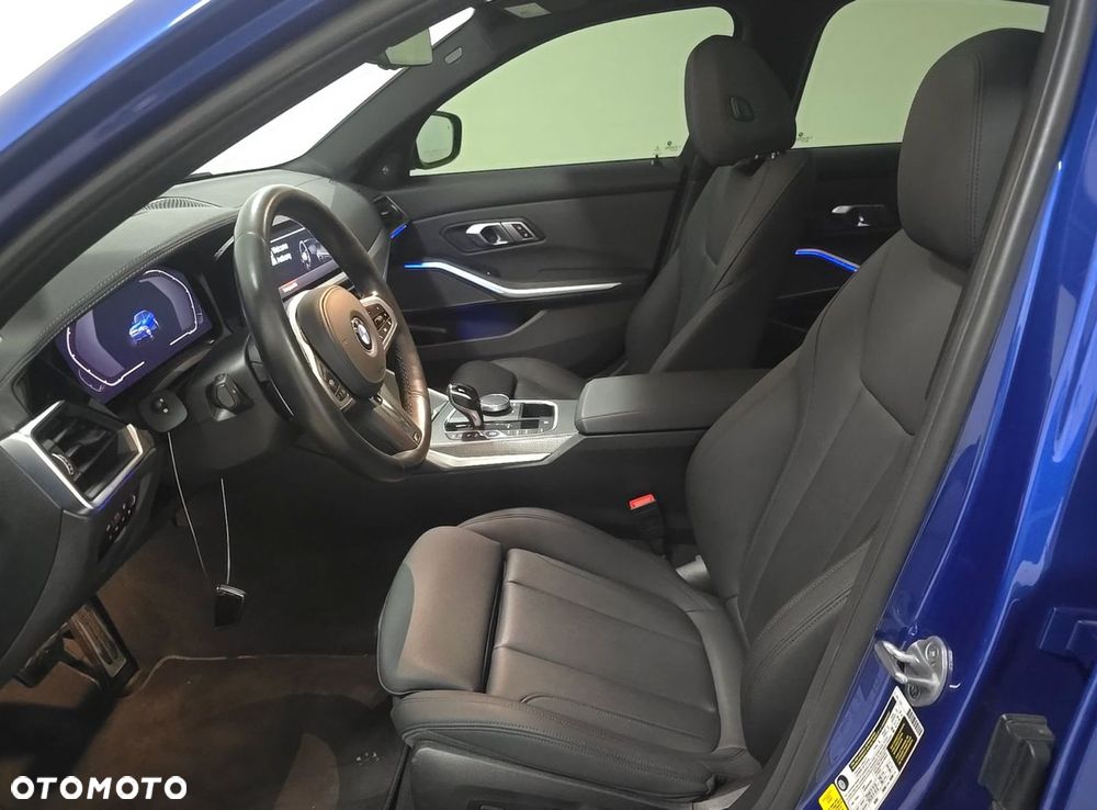 BMW Seria 3 330i xDrive M Sport sport - 9