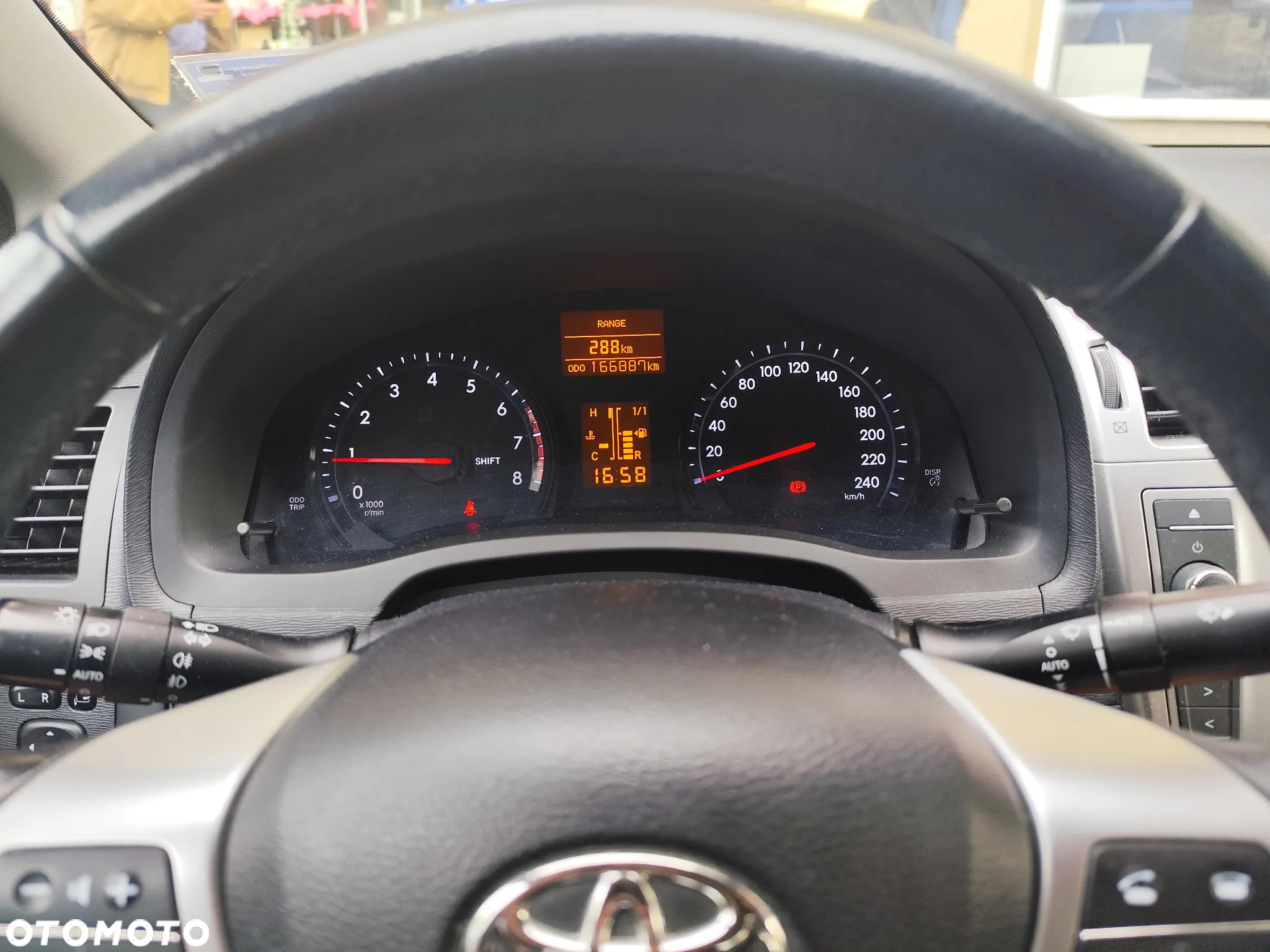 Toyota Avensis 2.0 Premium - 17
