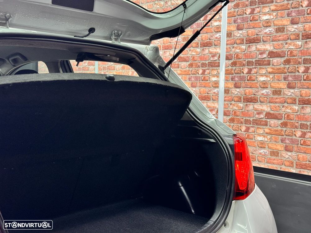 Toyota Yaris 1.4 D-4D Comfort+VSC - 13