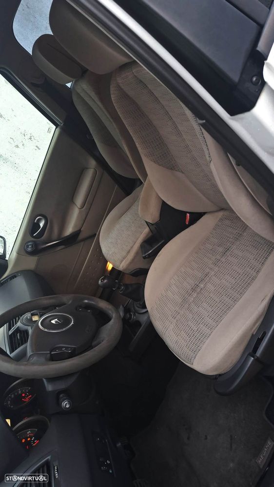 Renault Mégane Break 1.5 dCi Confort - 12