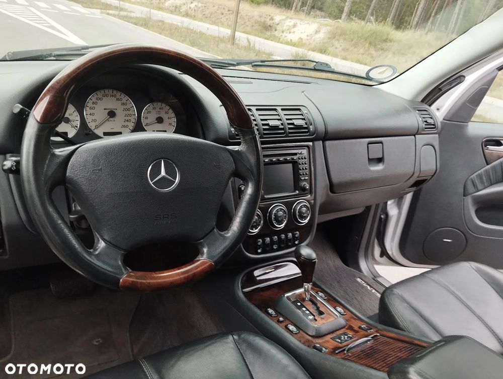 Mercedes-Benz ML 55 AMG - 6