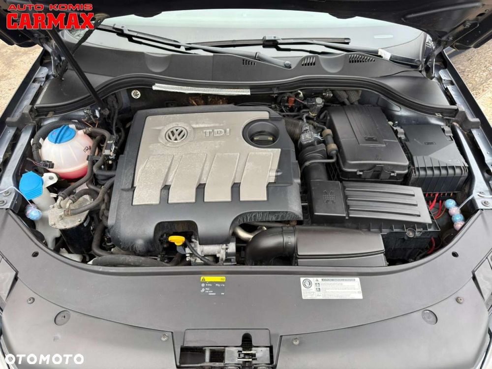 Volkswagen Passat - 31