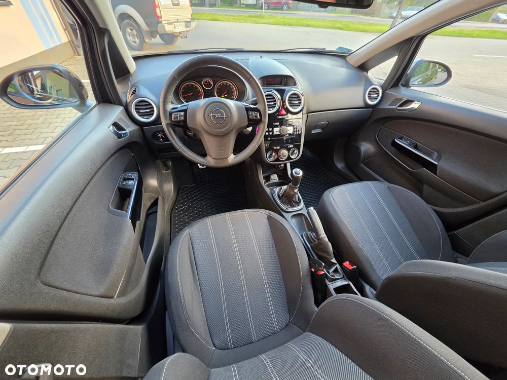 Opel Corsa 1.2 16V Cosmo - 8
