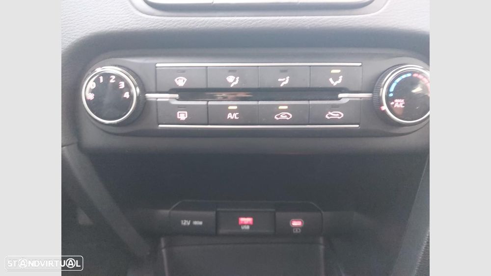 Kia XCeed 1.0 T-GDI Dynamic — fotografia 14