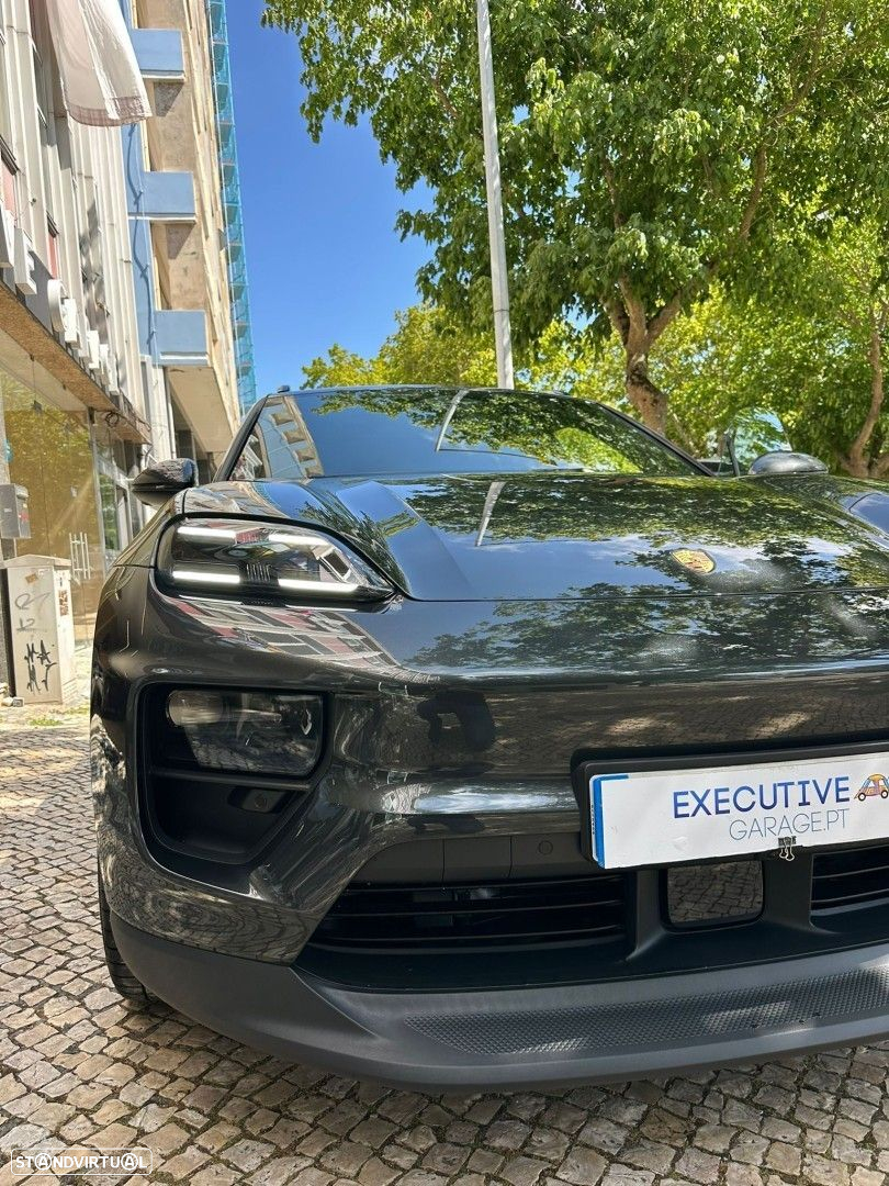 Porsche Macan Electric 4 - 2