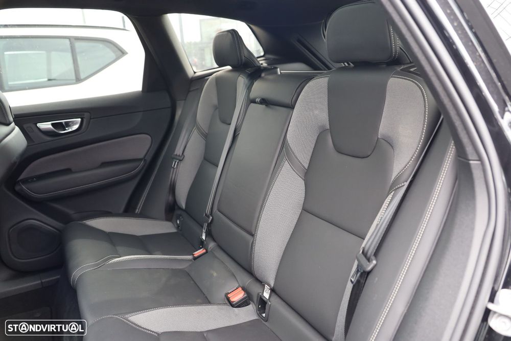 Volvo XC 60 2.0 T6 PHEV Black Edition AWD - 9