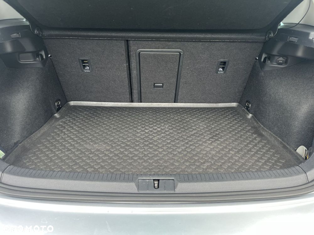 Volkswagen Golf - 20