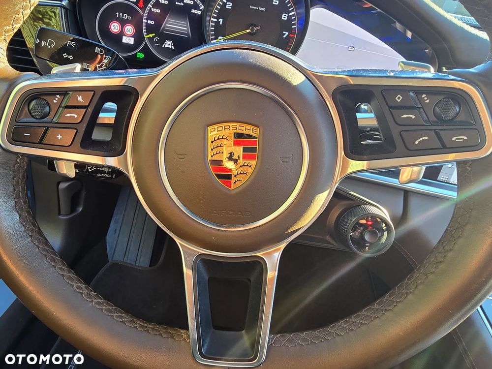 Porsche Panamera 4 - 27