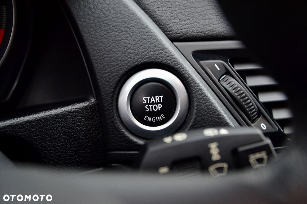 BMW X1 sDrive18d xLine - 22