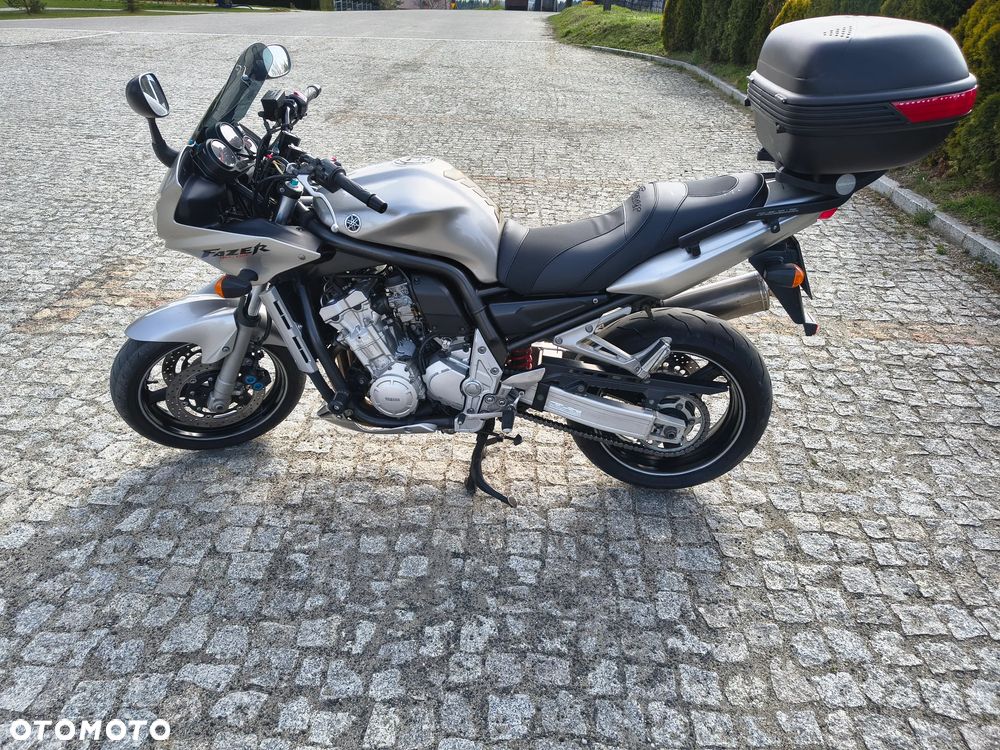 Yamaha FZS - 1