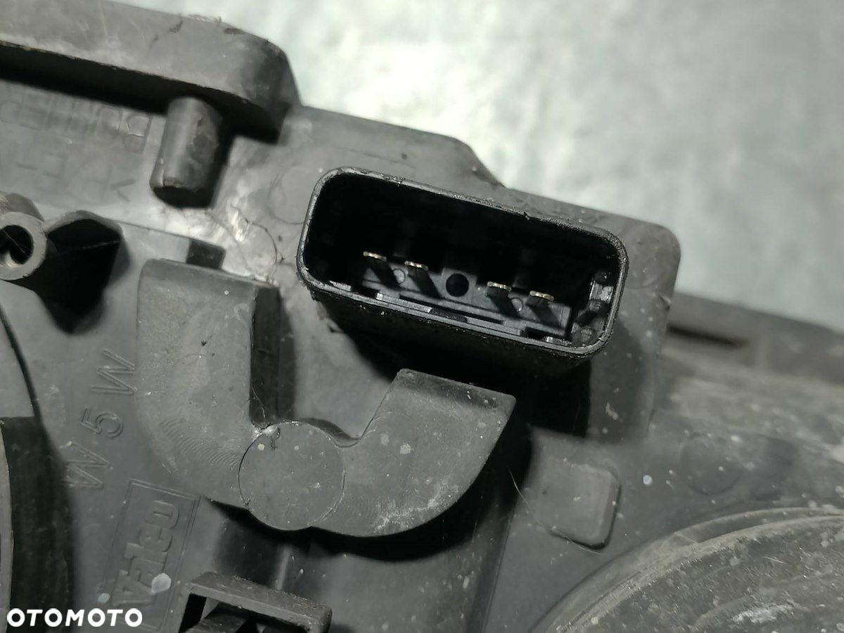 LAMPA PRZÓD PRAWA XENON RENAULT LAGUNA II 8200163324  89006907 - 7
