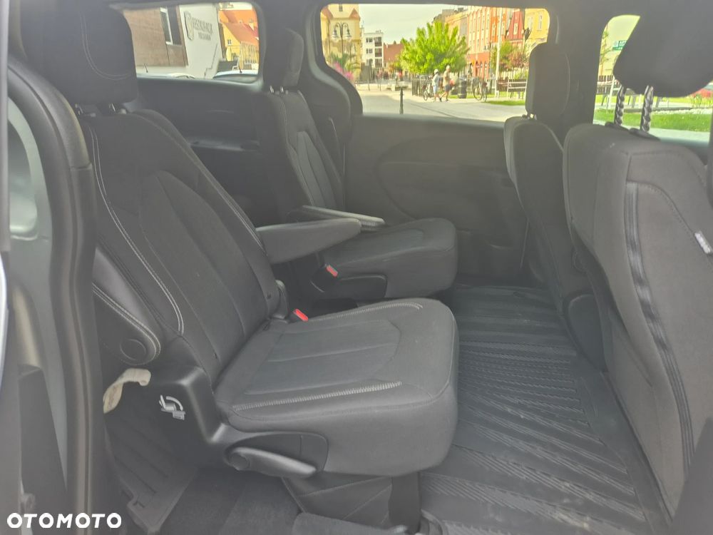 Chrysler Pacifica - 20