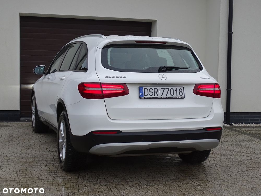 Mercedes-Benz GLC 250 4Matic 9G-TRONIC - 10