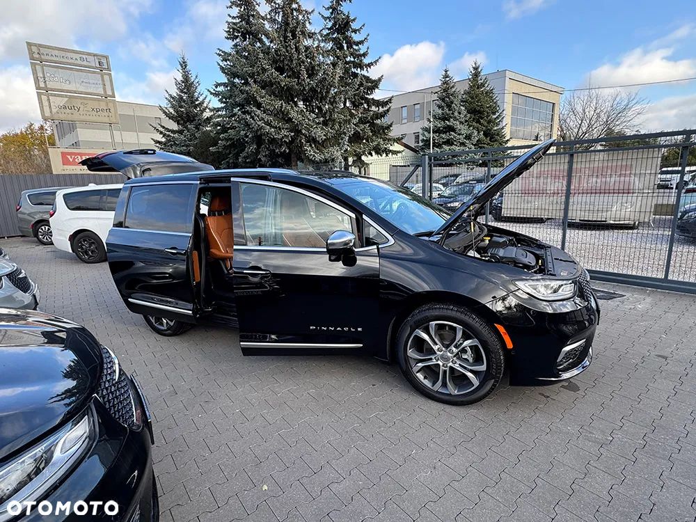 Chrysler Pacifica - 3