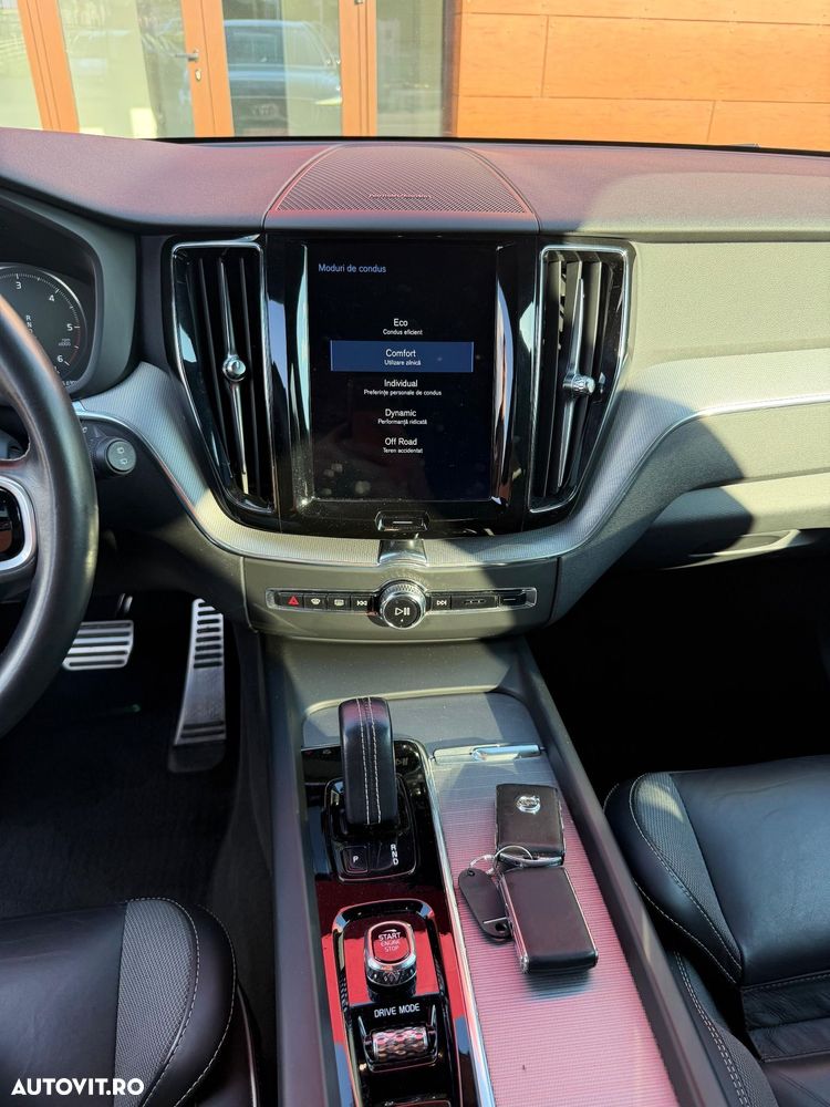 Volvo XC 60 B5 MHEV AWD R-Design - 9