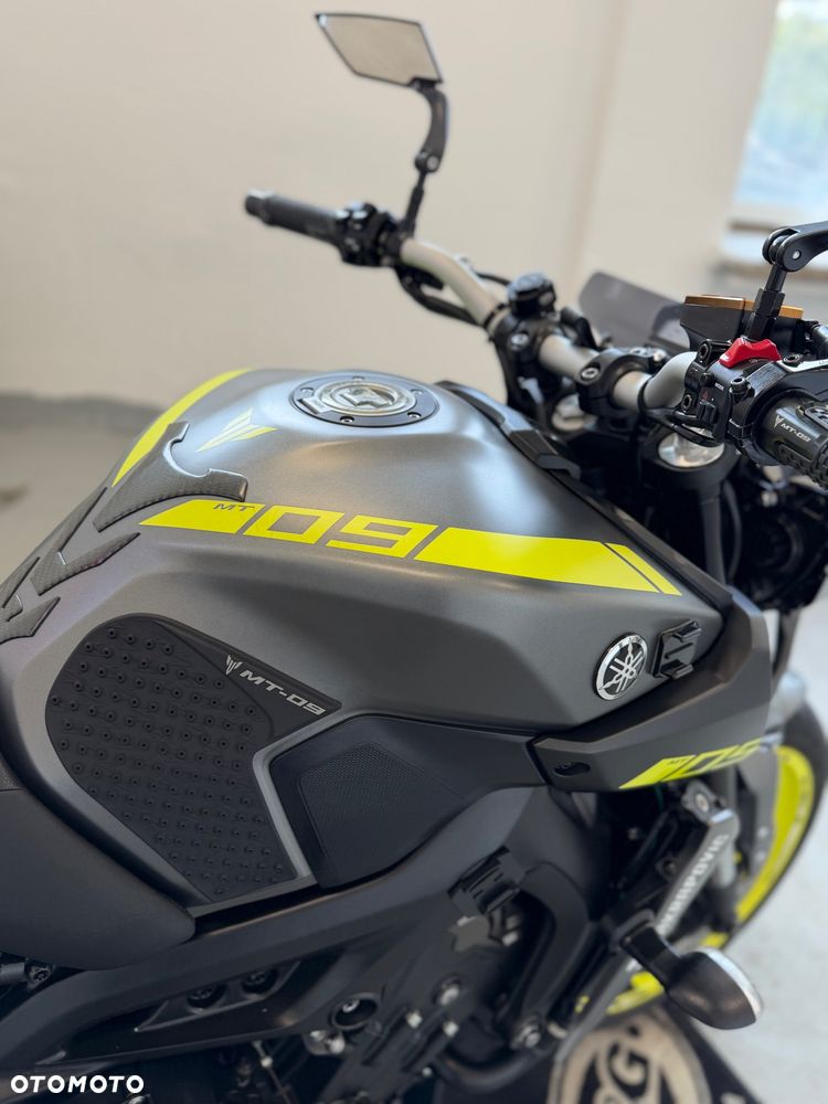 Yamaha MT - 13