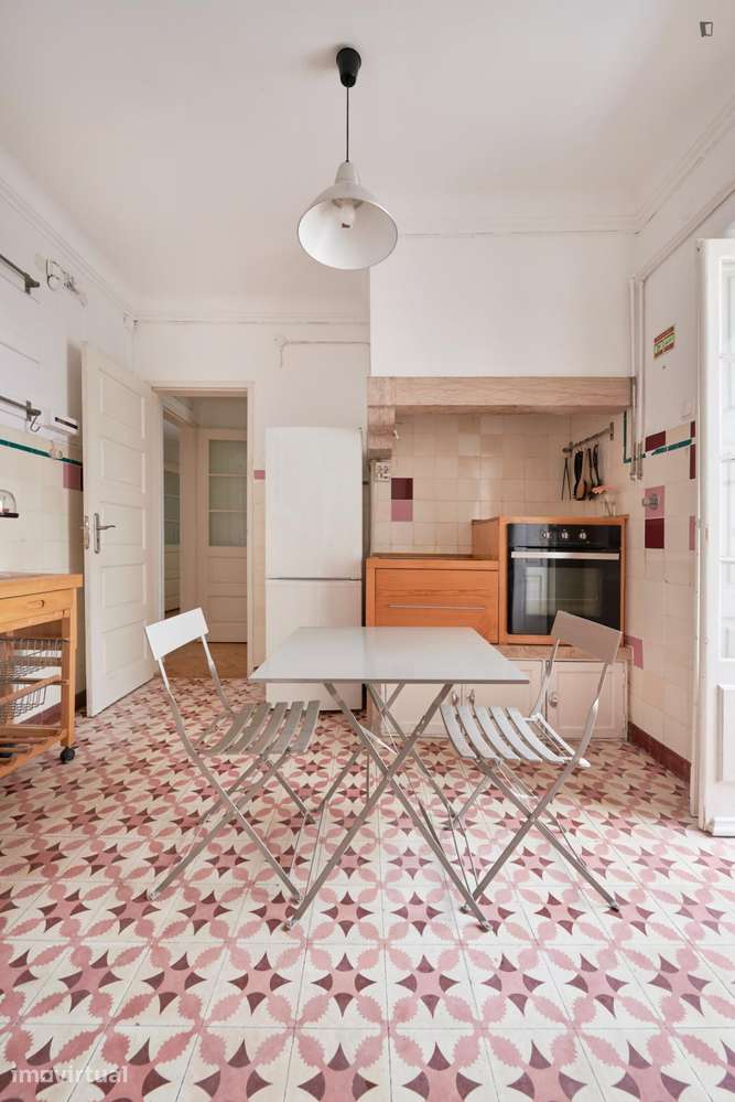 Quarto - localizado em Alameda Lisbon - Grande imagem: 4/58