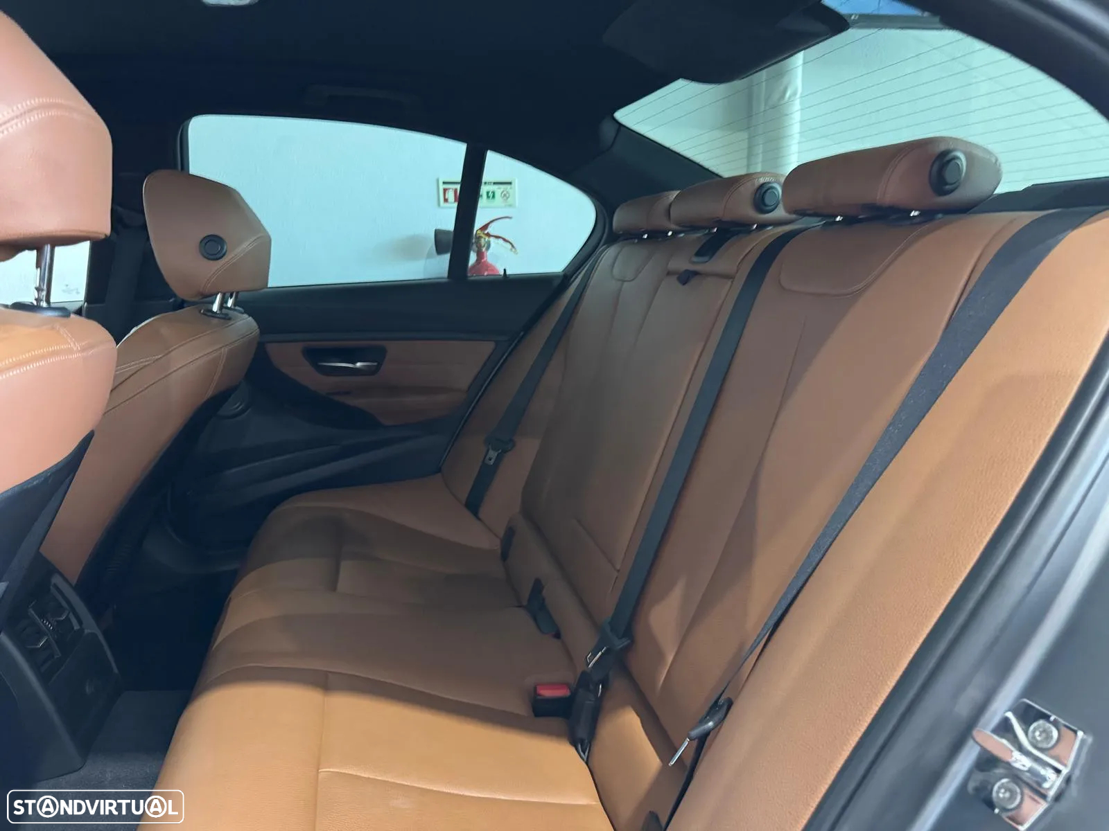 BMW 328 i Auto Pack M - 18
