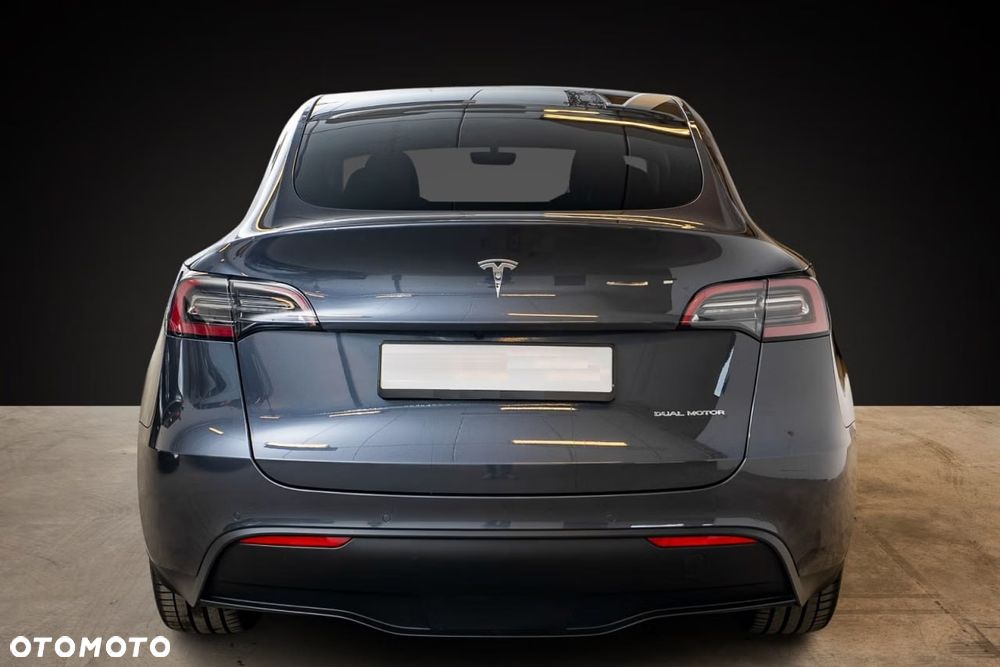 Tesla Model Y Long Range Dual Motor AWD - 5