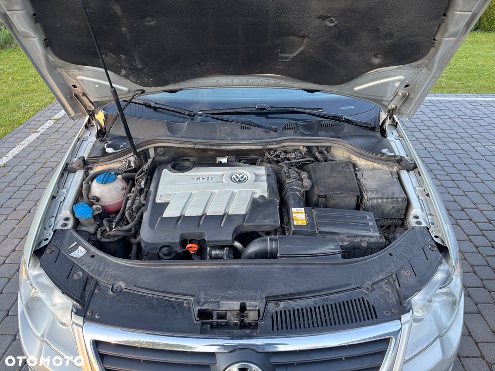 Volkswagen Passat 2.0 TDI Trendline - 16