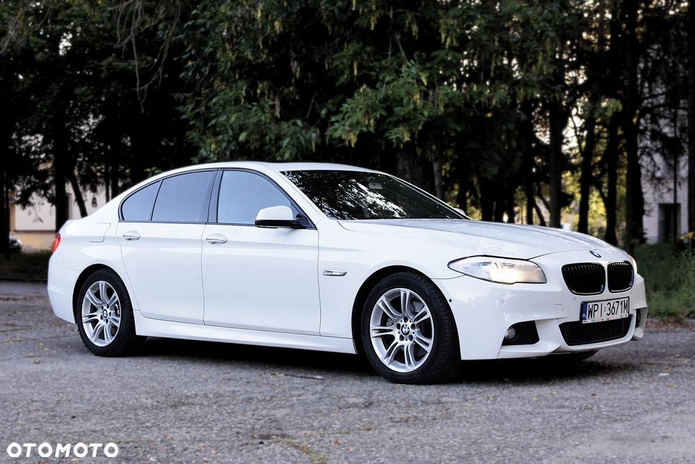 BMW Seria 5 528i xDrive Sport-Aut - 10