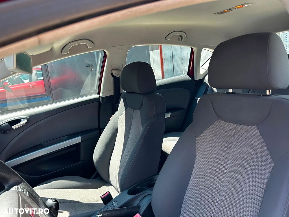 SEAT Leon 2010 — imagine 11