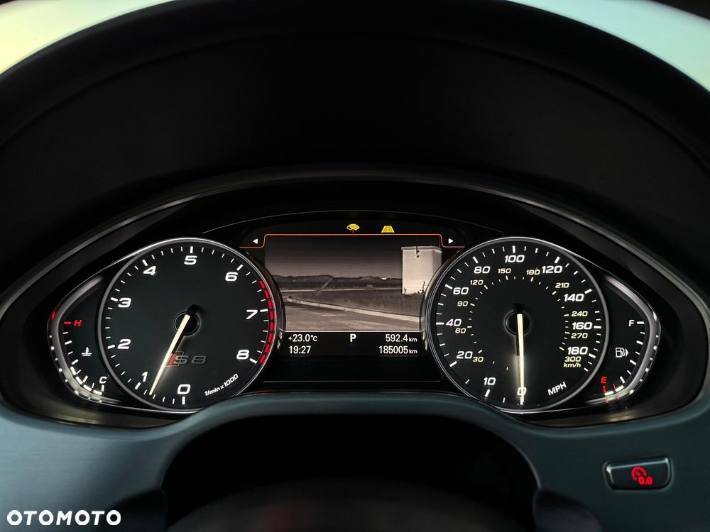 Audi S8 - 21
