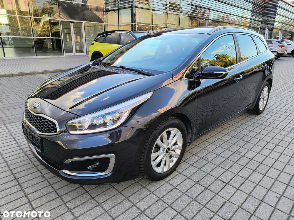 Kia Ceed 1.6 CRDi 136 ISG Platinum Edition - 3