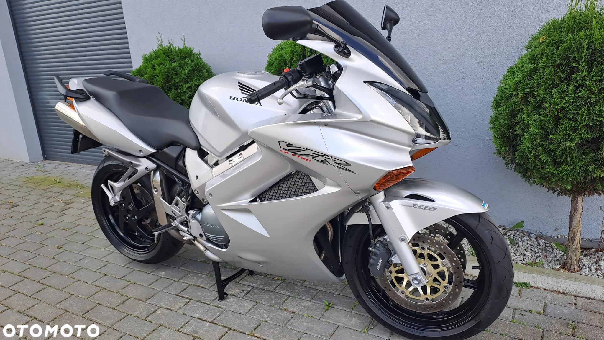 Honda VFR - 27