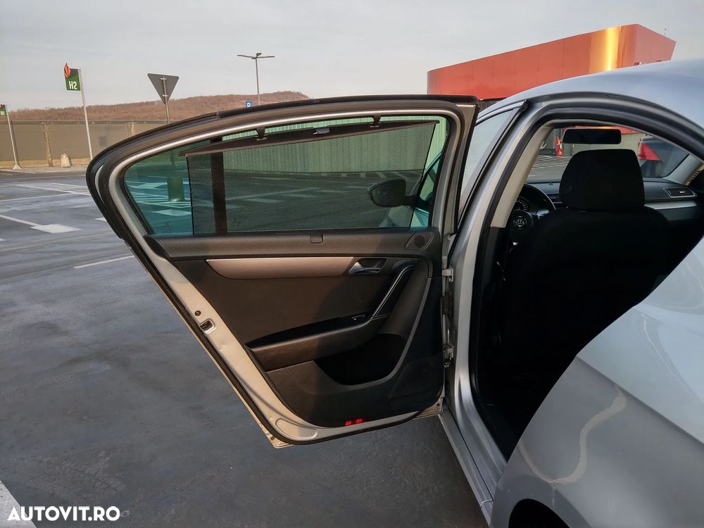 Volkswagen Passat 1.6TDI BlueMotion Tehnology Trendline - 16
