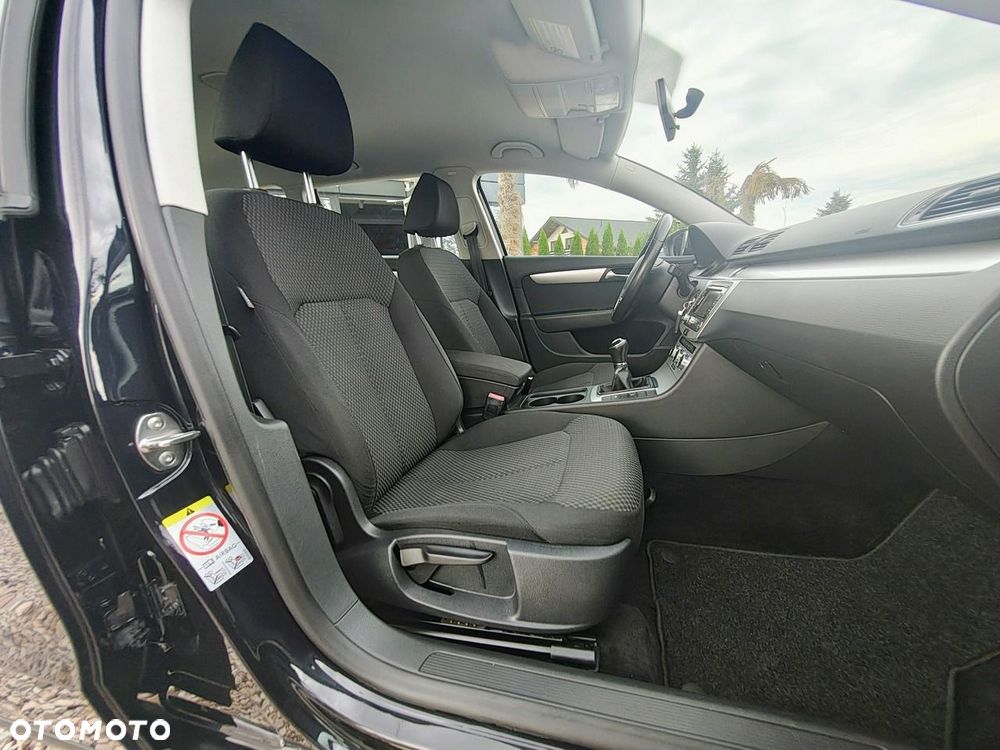 Volkswagen Passat - 29