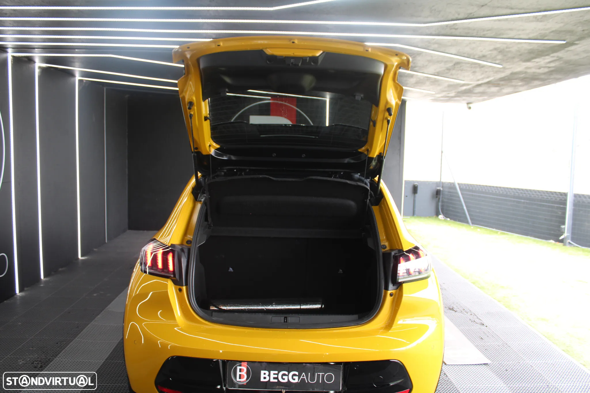 Peugeot 208 PureTech 130 EAT8 GT - 13