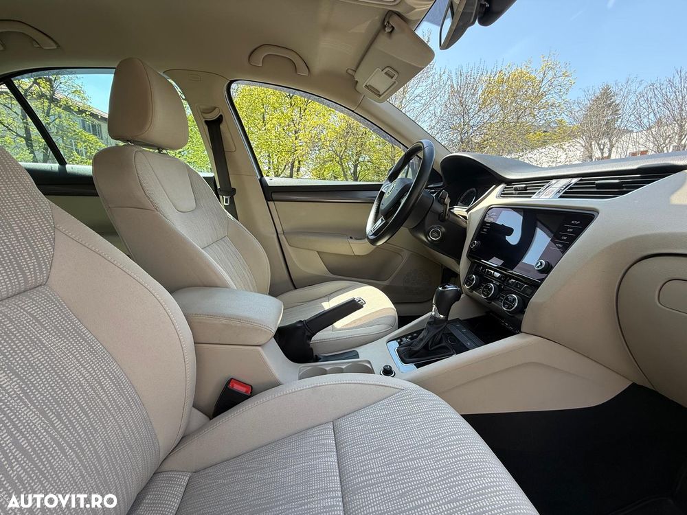 Skoda Octavia 1.6 TDI DSG Style - 1