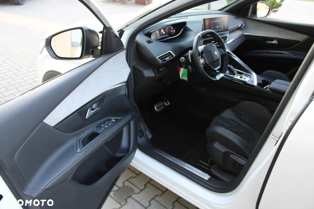 Peugeot 5008 PureTech 130 EAT8 Stop & Start GT - 25