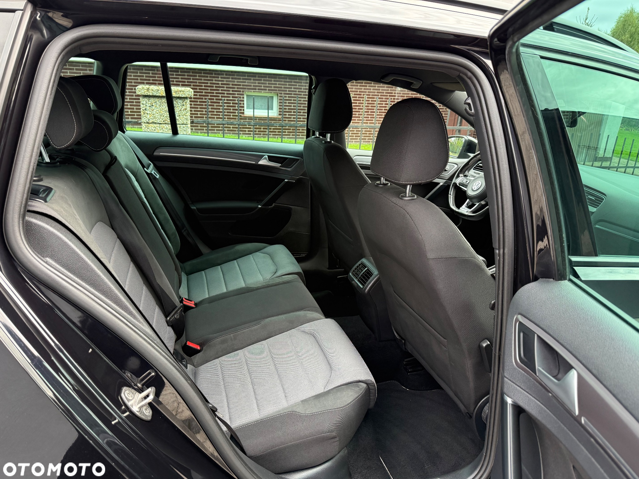 Volkswagen Golf - 12