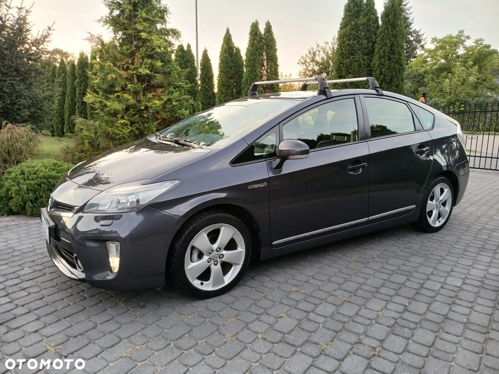 Toyota Prius (Hybrid) Executive - 4