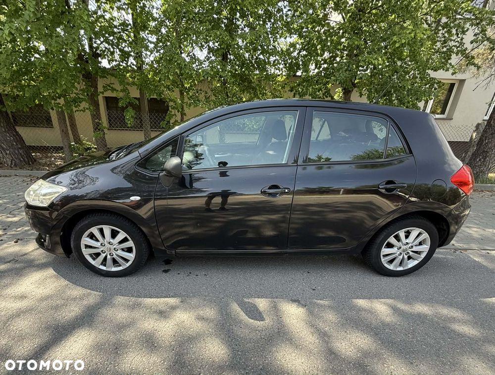 Toyota Auris 1.6 VVT-i Executive - 3