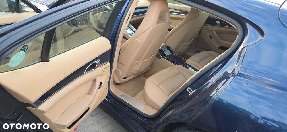 Porsche Panamera 4 PDK - 14