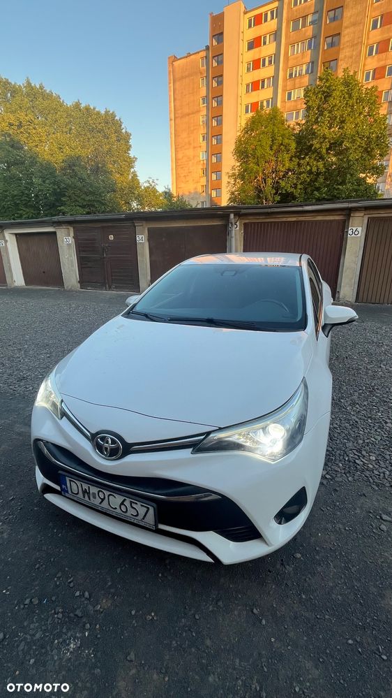 Toyota Avensis - 8
