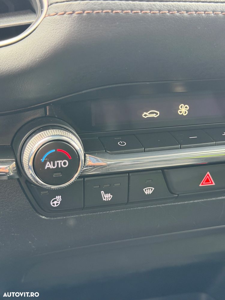 Mazda 3 e-SKYACTIV-X 186 M HYBRID TAKUMI - 12