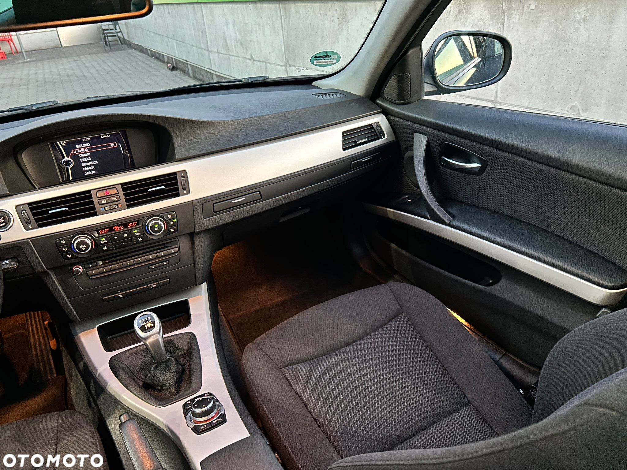 BMW Seria 3 320d DPF Touring - 12