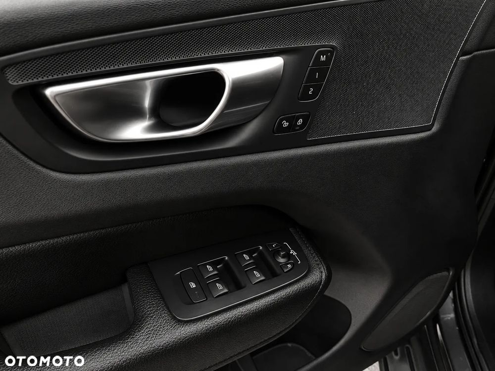 Volvo XC 60 B4 D AWD Ultimate Bright - 7