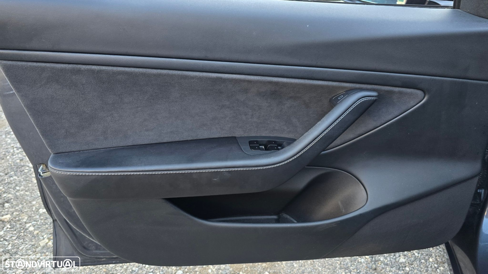Tesla Model 3 - 8