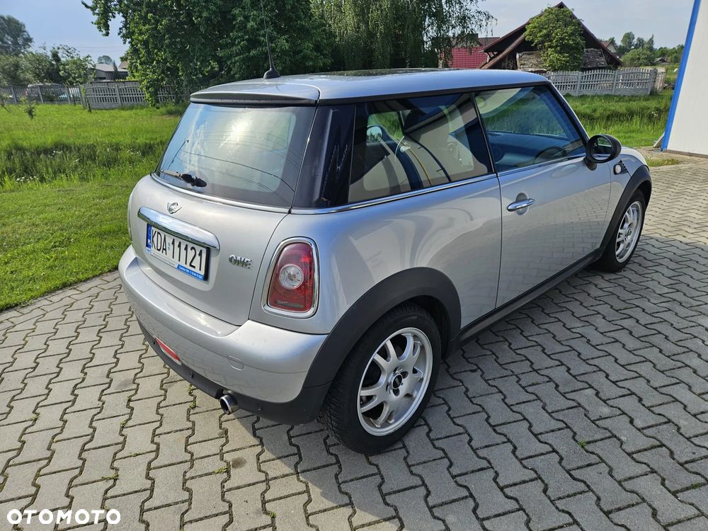 MINI ONE Standard - 7