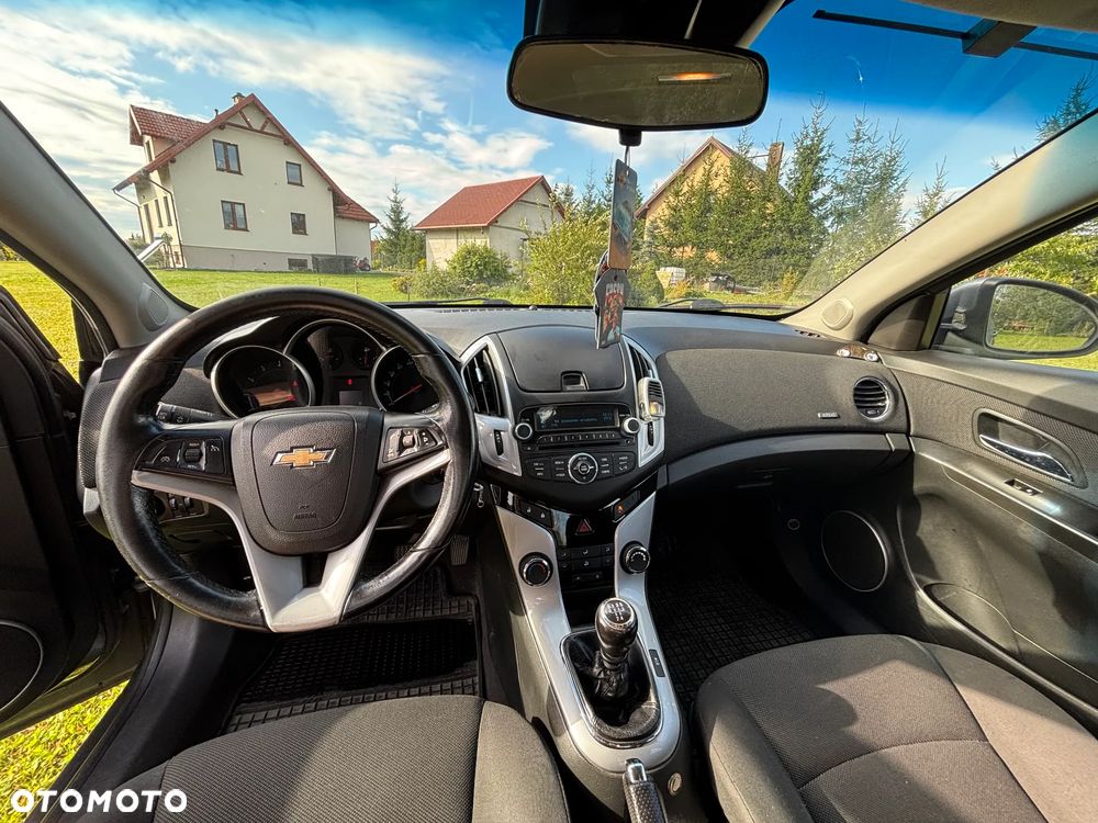 Chevrolet Cruze - 10