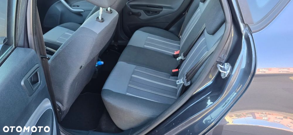 Ford Fiesta 1.25 Celebration - 11