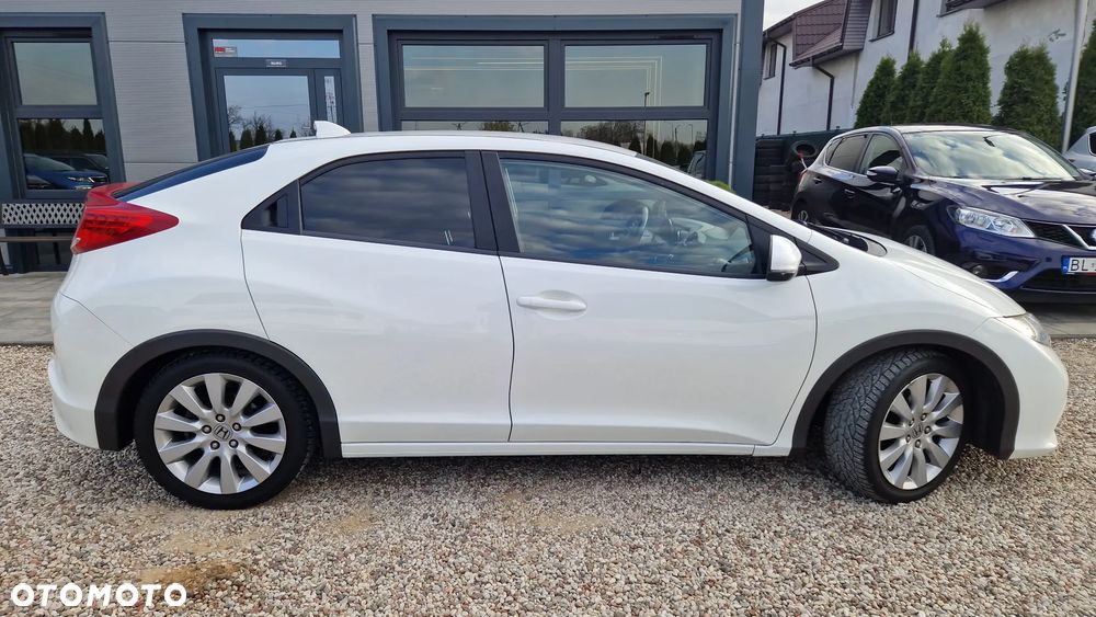 Honda Civic 1.8 i-VTEC Comfort Black Edition - 22