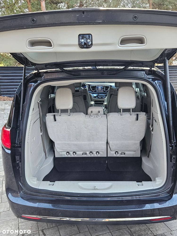 Chrysler Pacifica - 9